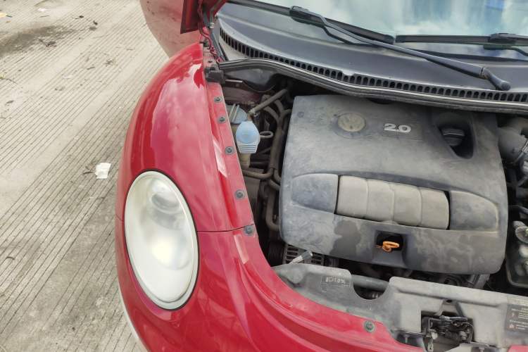 Used Volkswagen Beetle 2008 2.0 AT Top-Trim Version Engine Bay Right