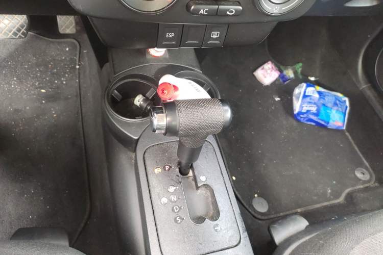Used Volkswagen Beetle 2008 2.0 AT Top-Trim Version Gear Lever