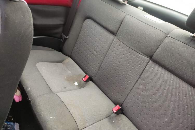 Used Volkswagen Beetle 2008 2.0 AT Top-Trim Version Left Rear Seat