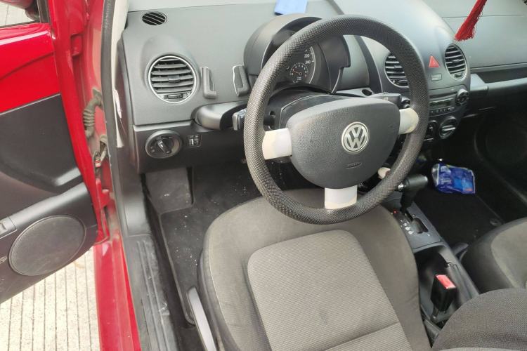 Used Volkswagen Beetle 2008 2.0 AT Top-Trim Version Steering Wheel