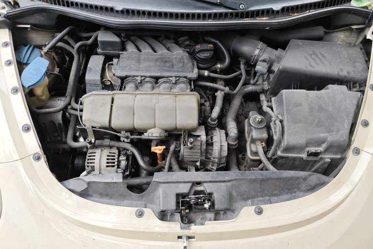 Used Volkswagen Beetle 2008 2.0 AT Standard Edition Engine Bay