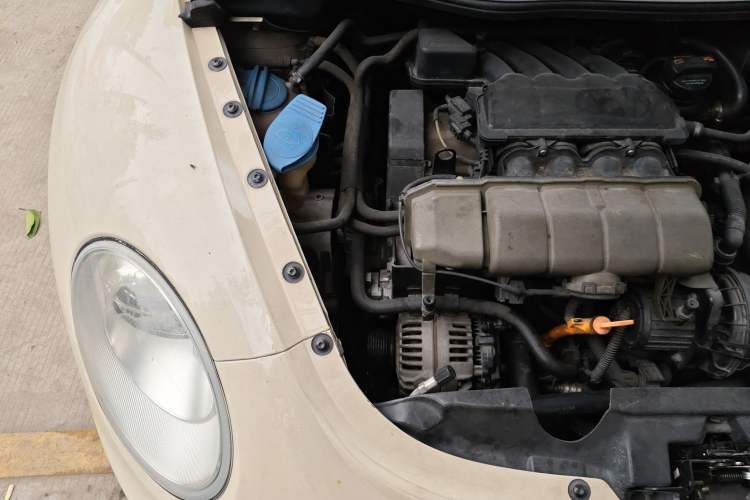 Used Volkswagen Beetle 2008 2.0 AT Standard Edition Engine Bay Right