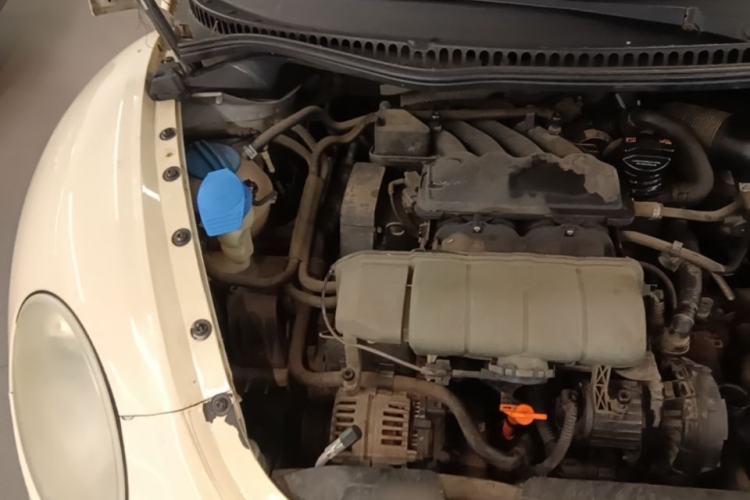 Used Volkswagen Beetle 2008 2.0 AT Standard Edition Engine Bay Right