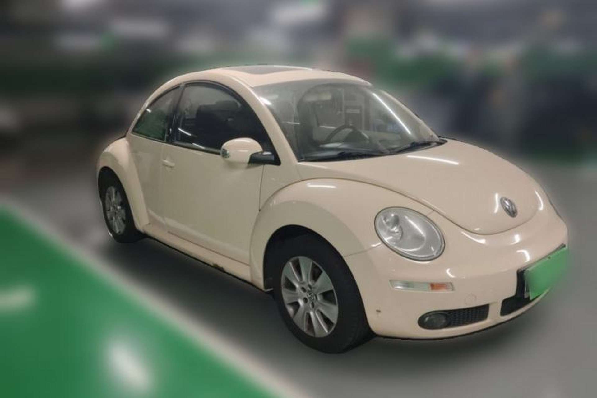 Used Volkswagen Beetle 2008 2.0 AT Standard Edition Front Right 45 Deg