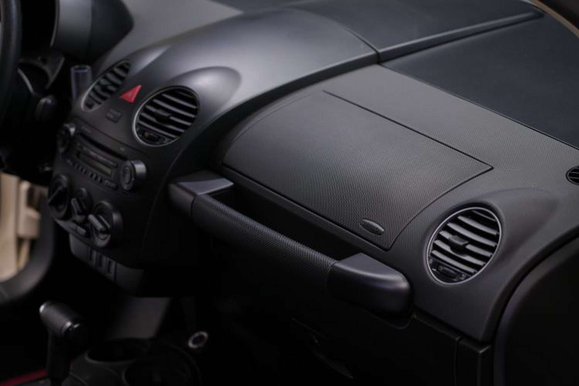 Used Volkswagen Beetle 2008 2.0 AT Standard Edition Interior 3