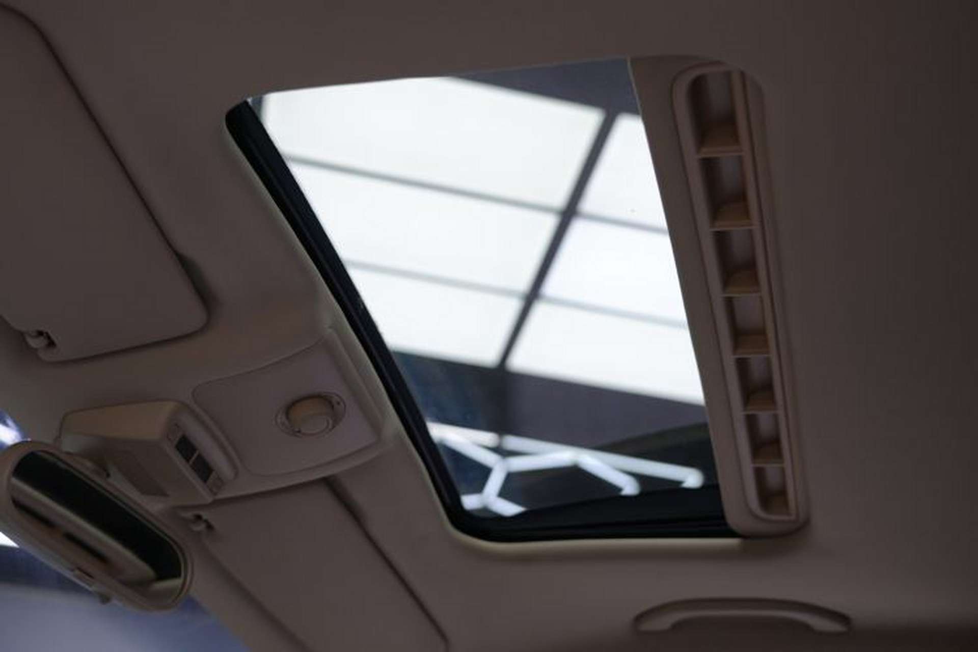 Used Volkswagen Beetle 2008 2.0 AT Standard Edition Interior 6