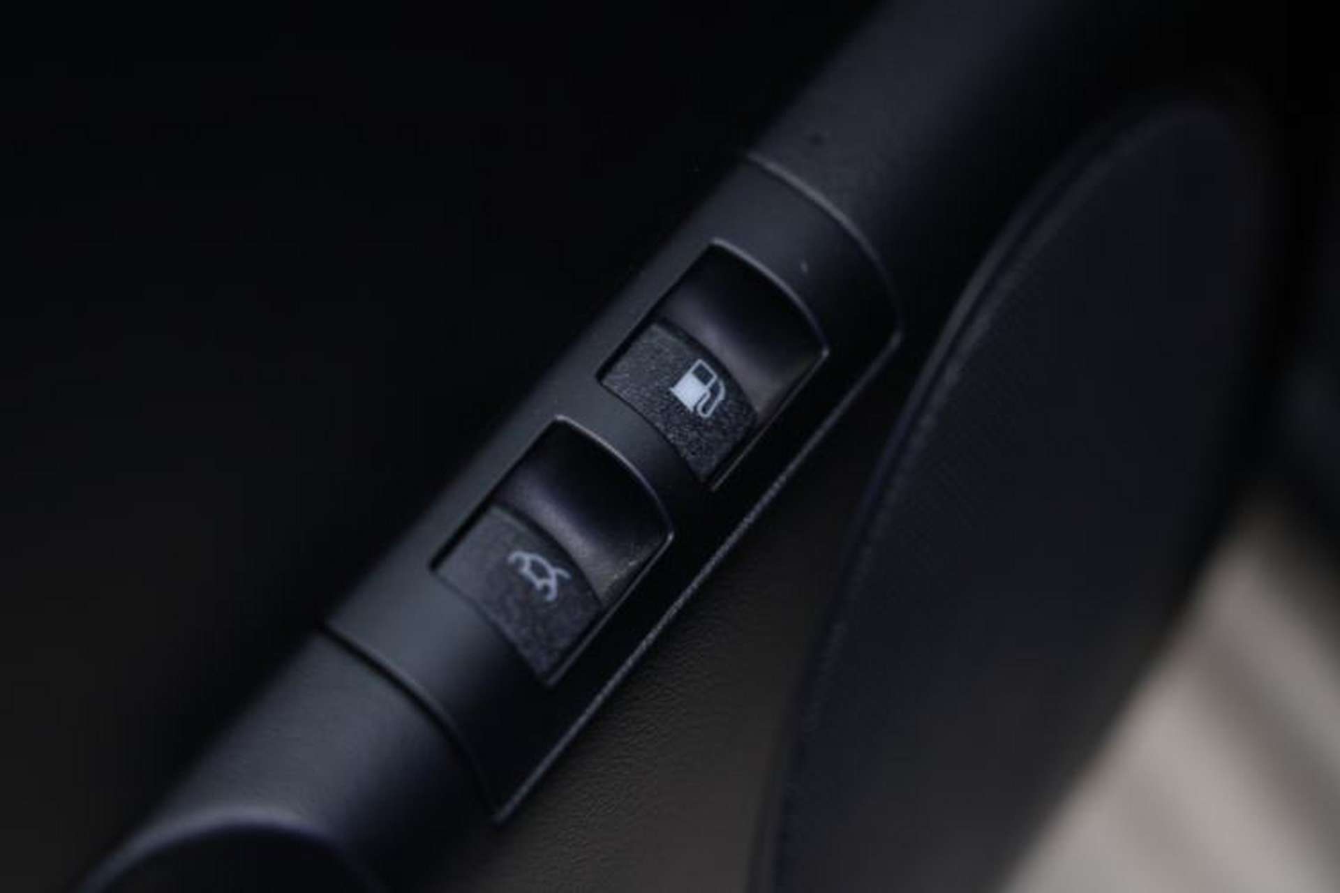 Used Volkswagen Beetle 2008 2.0 AT Standard Edition Interior 8