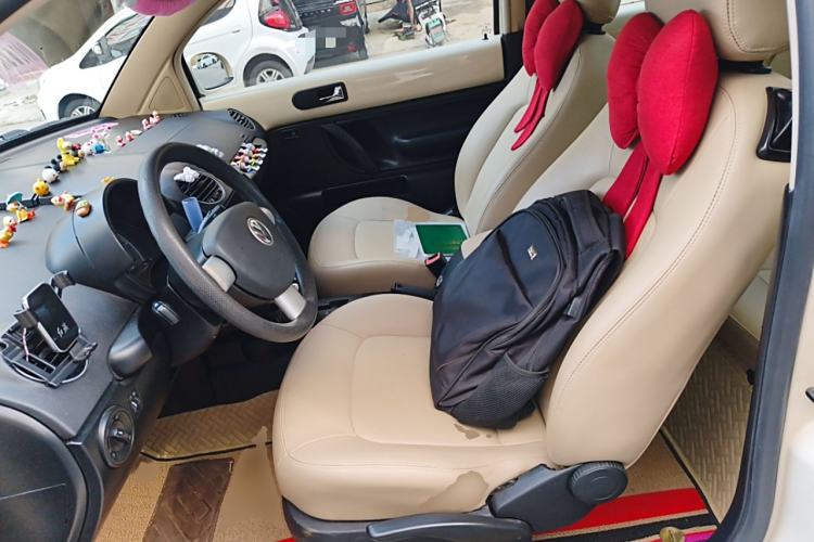 Used Volkswagen Beetle 2008 2.0 AT Standard Edition Left Front Seat