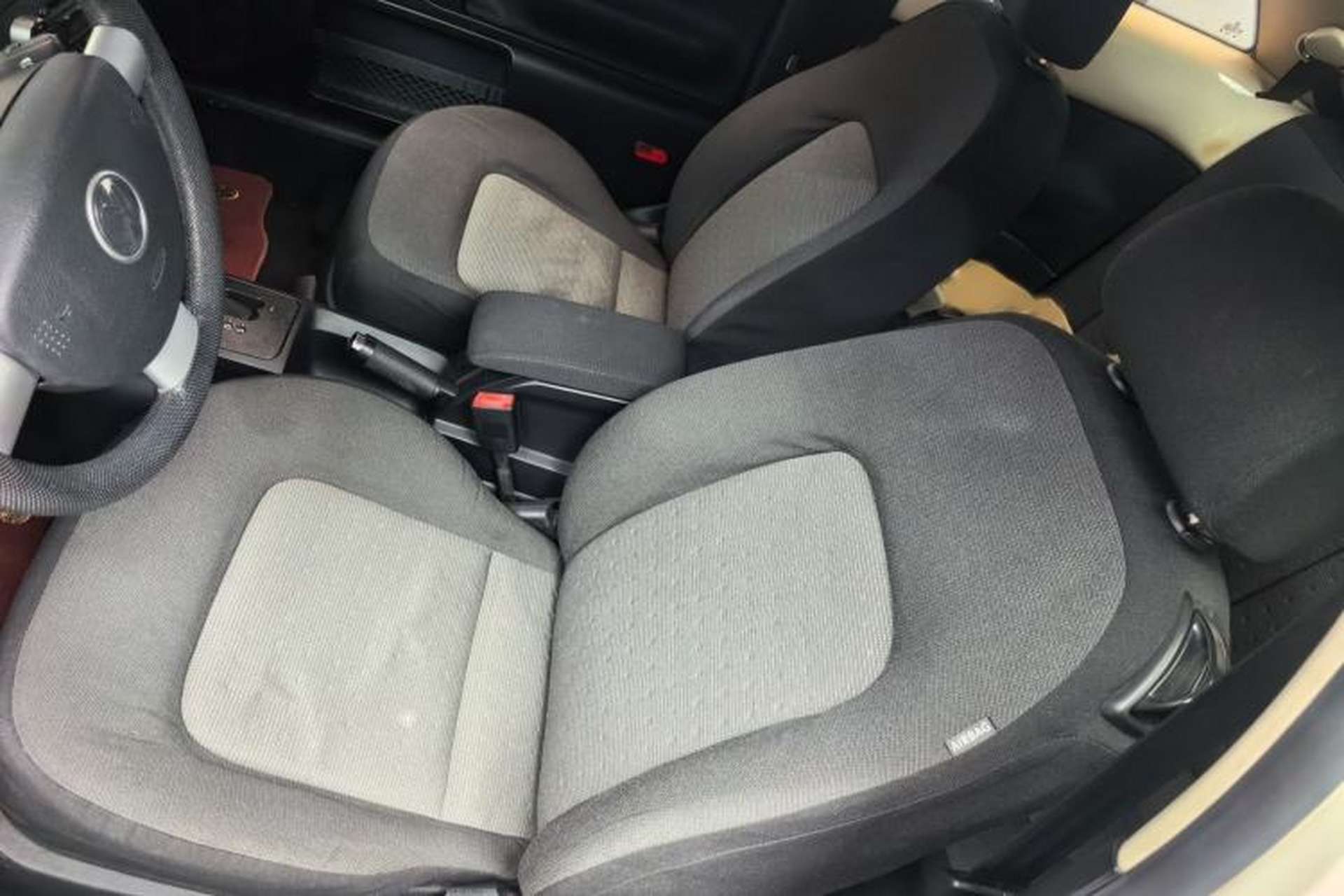 Used Volkswagen Beetle 2008 2.0 AT Standard Edition Left Front Seat