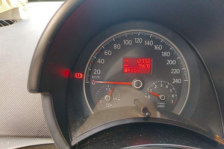 Used Volkswagen Beetle 2008 2.0 AT Standard Edition Odometer Close Up