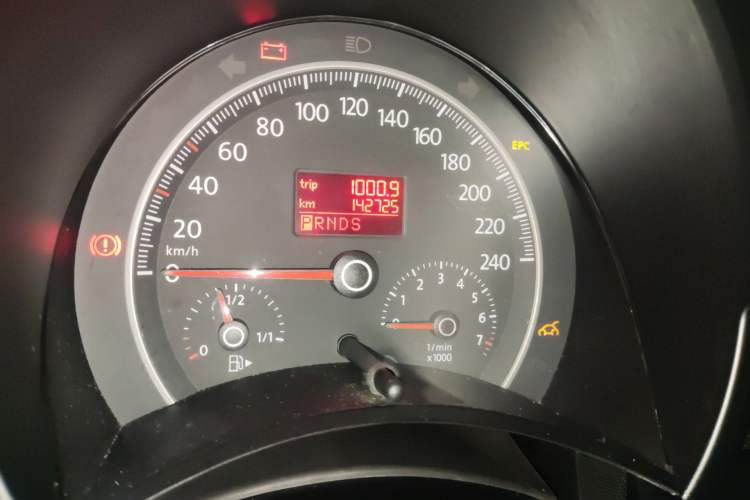 Used Volkswagen Beetle 2008 1.8T AT Luxury Model Odometer Close Up