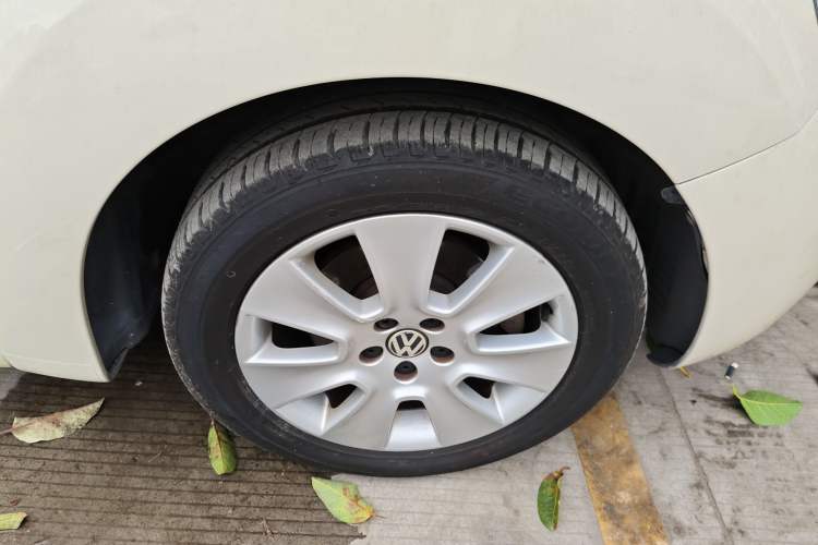 Used Volkswagen Beetle 2008 2.0 AT Standard Edition Right Front Wheel Hub
