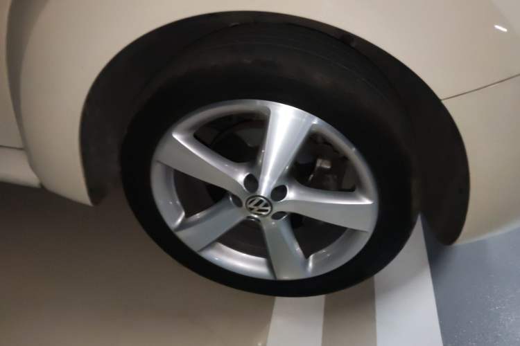 Used Volkswagen Beetle 2008 1.8T AT Luxury Model Right Front Wheel Hub