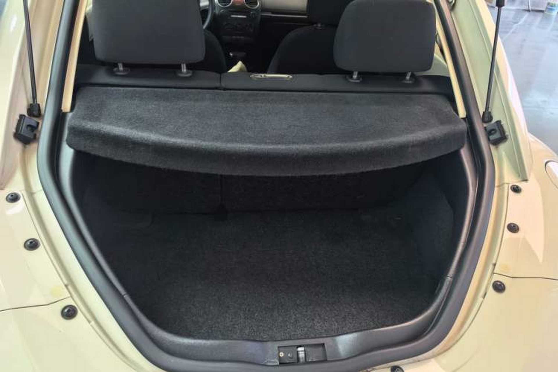 Used Volkswagen Beetle 2008 2.0 AT Standard Edition Trunk