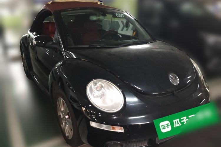 Used Volkswagen Beetle 2009 2.0 AT Top-Trim Convertible Front Right 45 Deg