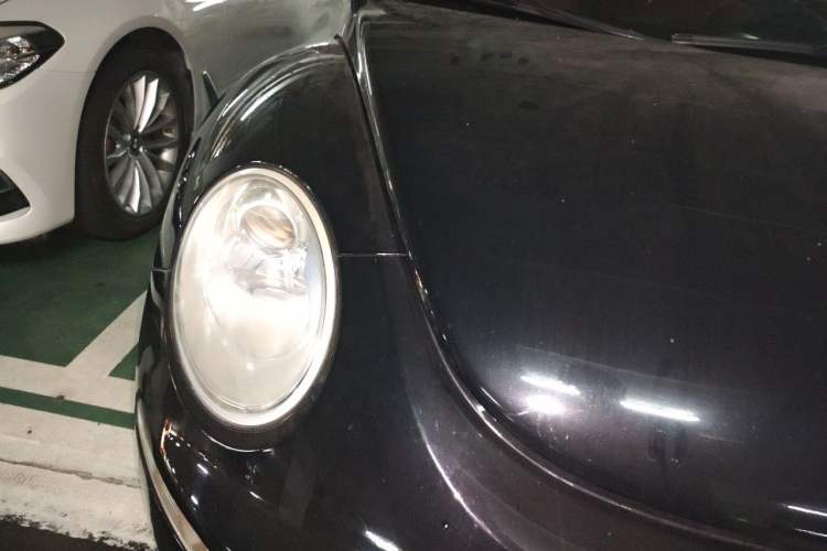 Used Volkswagen Beetle 2009 2.0 AT Top-Trim Convertible Right Front Headlight