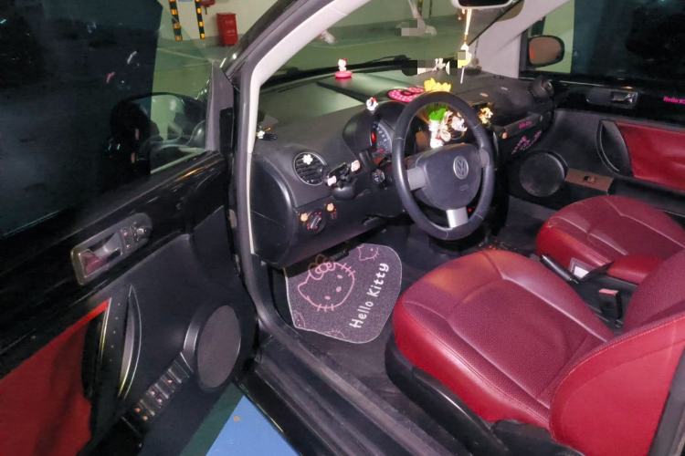 Used Volkswagen Beetle 2009 2.0 AT Top-Trim Convertible Driver Seat