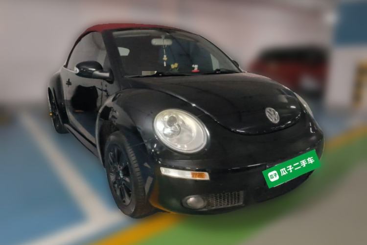 Used Volkswagen Beetle 2009 2.0 AT Top-Trim Convertible Front Right 45 Deg