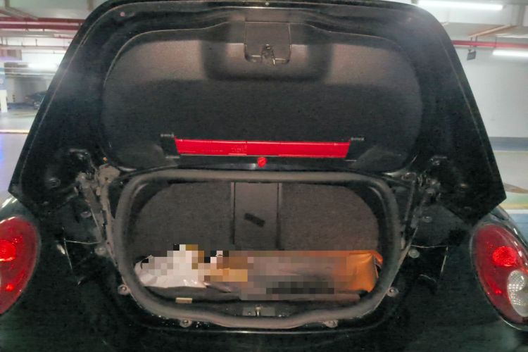 Used Volkswagen Beetle 2009 2.0 AT Top-Trim Convertible Trunk