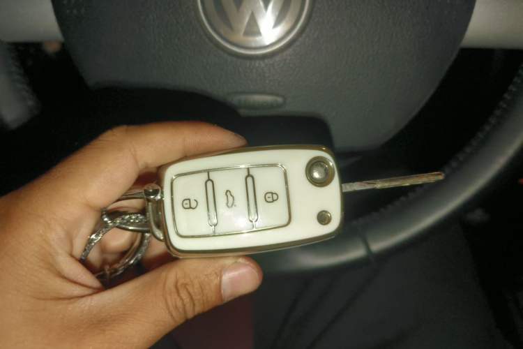 Used Volkswagen Beetle 2009 2.0 AT Top-Trim Convertible Vehicle Key