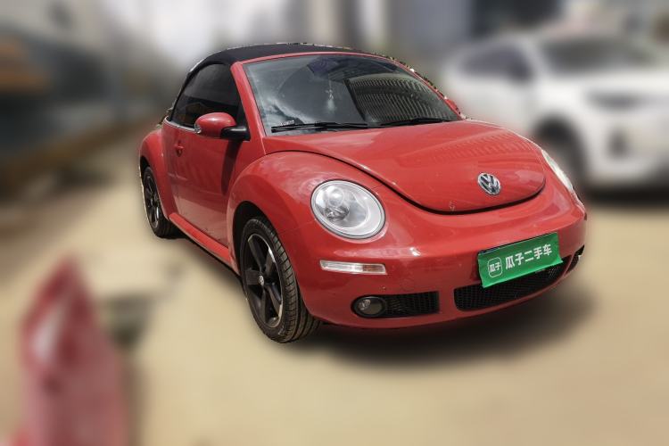 Used Volkswagen Beetle 2009 2.0 AT Top-Trim Convertible Front Right 45 Deg