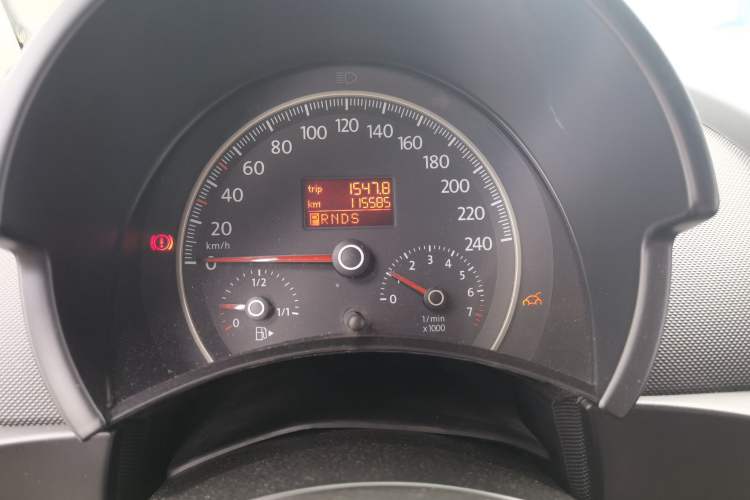 Used Volkswagen Beetle 2009 2.0 AT Top-Trim Convertible Instrument Cluster