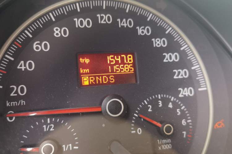 Used Volkswagen Beetle 2009 2.0 AT Top-Trim Convertible Odometer Close Up