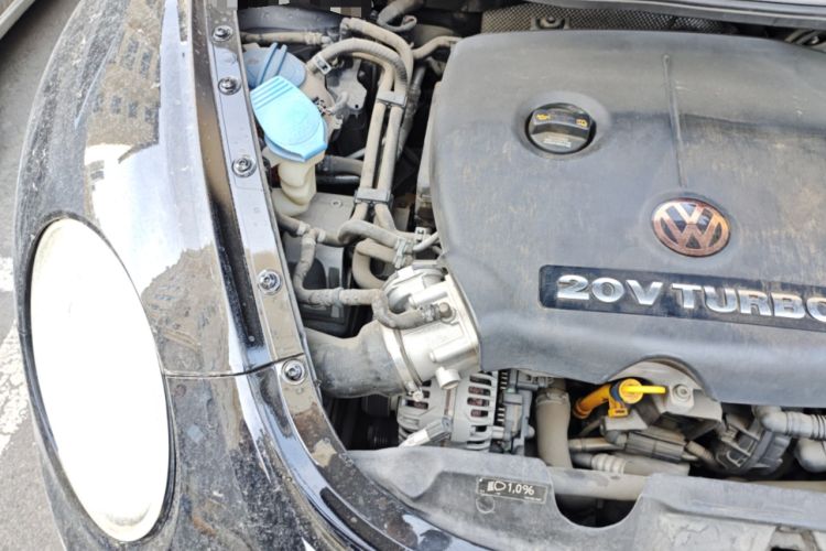 Used Volkswagen Beetle 2010 1.8T BlackOrange Luxury Edition Engine Bay Right