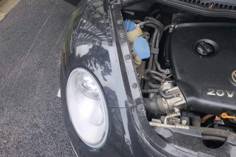 Used Volkswagen Beetle 2010 1.8T BlackOrange Luxury Edition Engine Bay Right