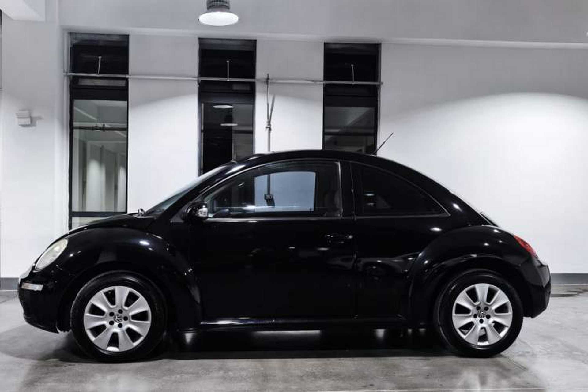 Used Volkswagen Beetle 2010 1.6 AT Exterior 2