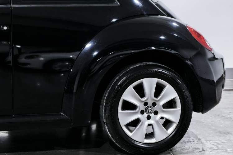 Used Volkswagen Beetle 2010 1.6 AT Exterior 9