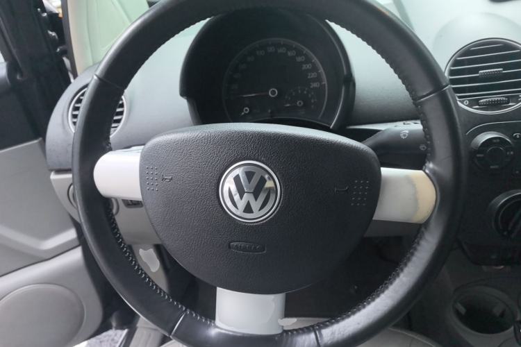 Used Volkswagen Beetle 2010 1.8T BlackOrange Luxury Edition Steering Wheel