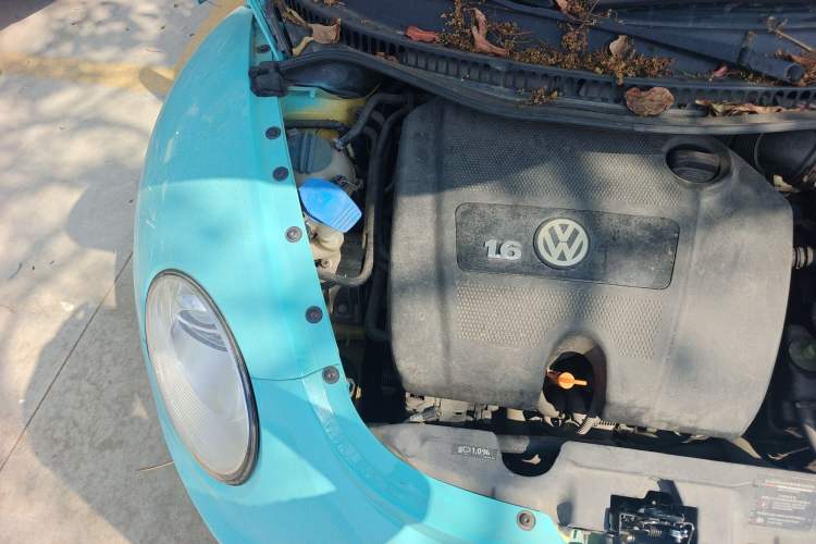 Used Volkswagen Beetle 2010 1.6 AT Engine Bay Right