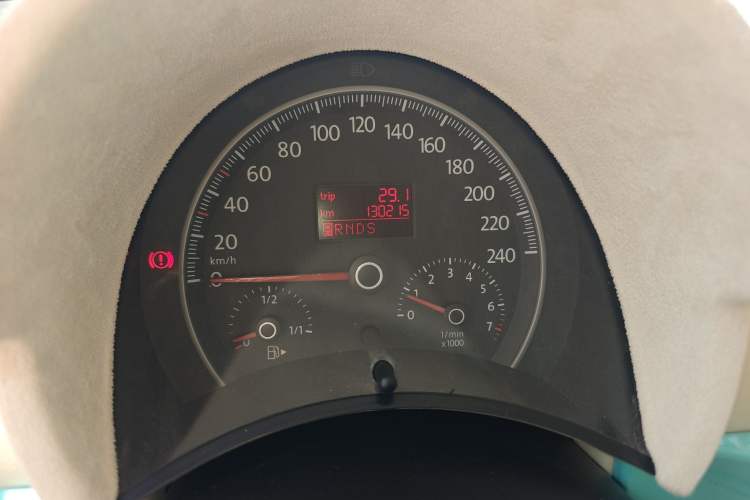 Used Volkswagen Beetle 2010 1.6 AT Instrument Cluster