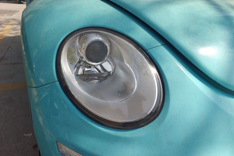Used Volkswagen Beetle 2010 1.6 AT Right Front Headlight