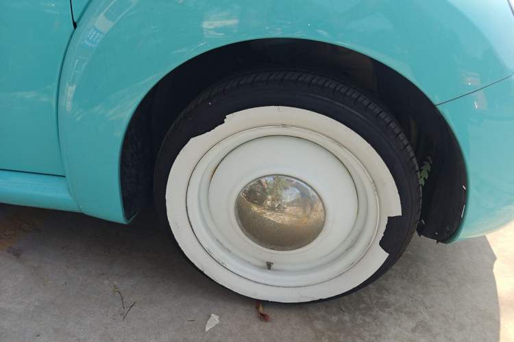 Used Volkswagen Beetle 2010 1.6 AT Right Front Wheel Hub