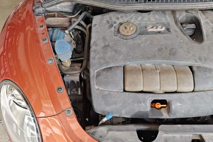 Used Volkswagen Beetle 2010 2.0 BlackOrange Convertible Luxury Edition Engine Bay Right