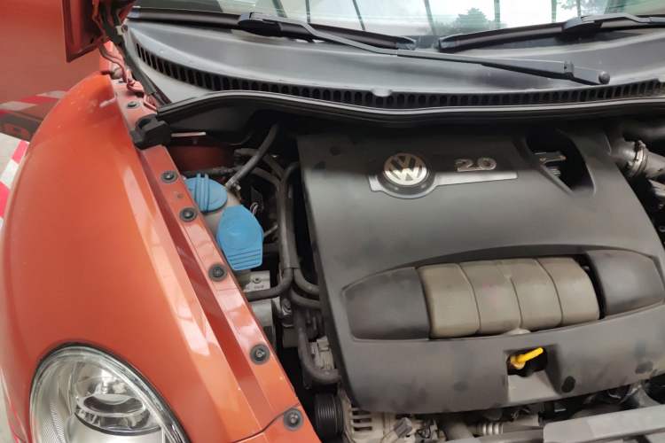 Used Volkswagen Beetle 2010 2.0 BlackOrange Comfort Edition Engine Bay Right