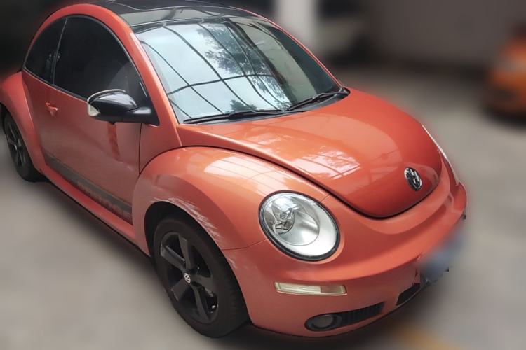 Used Volkswagen Beetle 2010 2.0 BlackOrange Comfort Edition Front Right 45 Deg