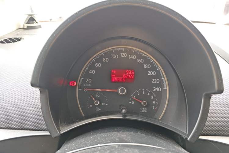 Used Volkswagen Beetle 2010 2.0 BlackOrange Convertible Luxury Edition Instrument Cluster