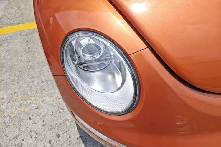 Used Volkswagen Beetle 2010 2.0 BlackOrange Convertible Luxury Edition Right Front Headlight