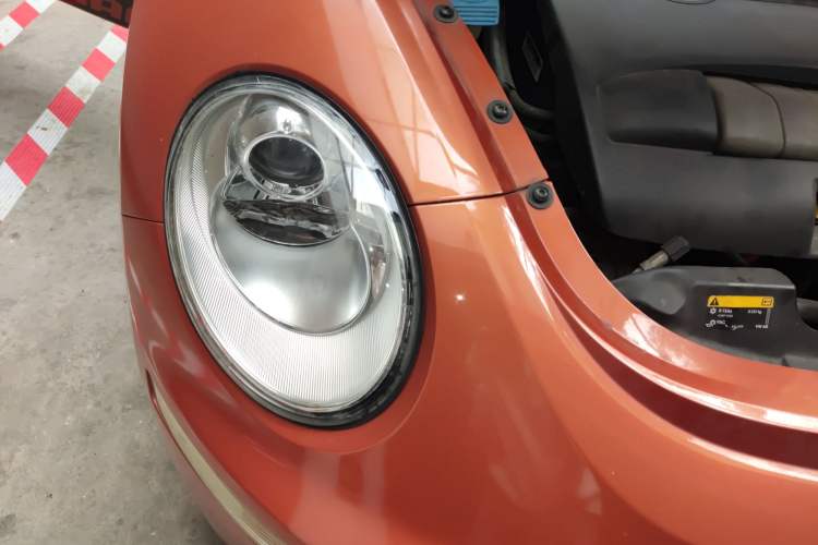 Used Volkswagen Beetle 2010 2.0 BlackOrange Comfort Edition Right Front Headlight
