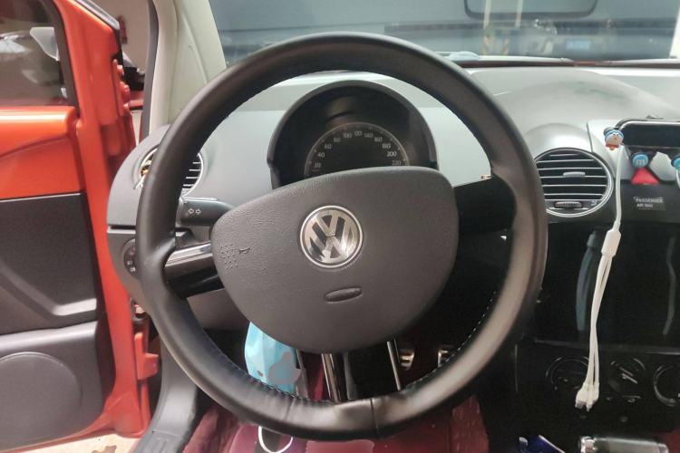 Used Volkswagen Beetle 2010 2.0 BlackOrange Comfort Edition Steering Wheel