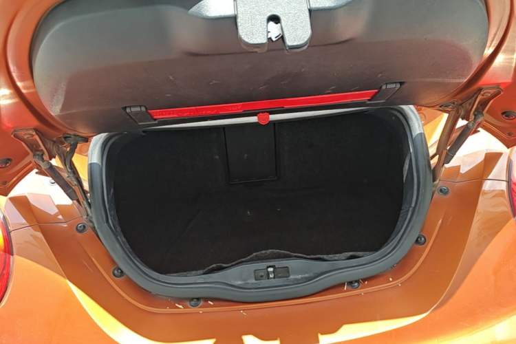 Used Volkswagen Beetle 2010 2.0 BlackOrange Convertible Luxury Edition Trunk