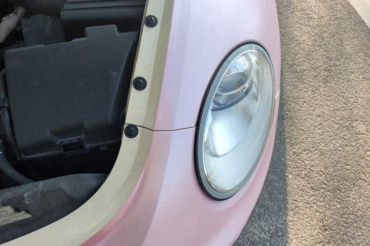 Used Volkswagen Beetle 2010 1.6 AT Engine Bay Left