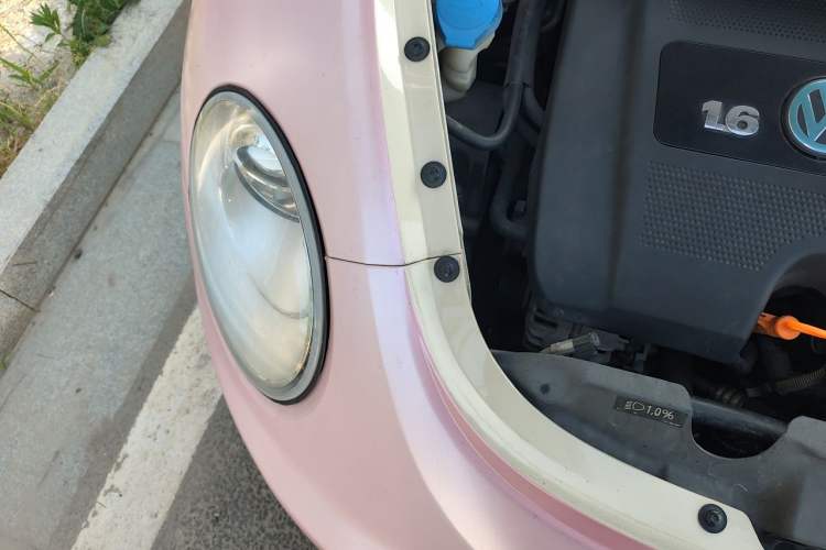 Used Volkswagen Beetle 2010 1.6 AT Engine Bay Right