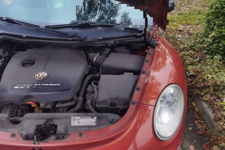 Used Volkswagen Beetle 2010 1.8T BlackOrange Luxury Edition Engine Bay Left