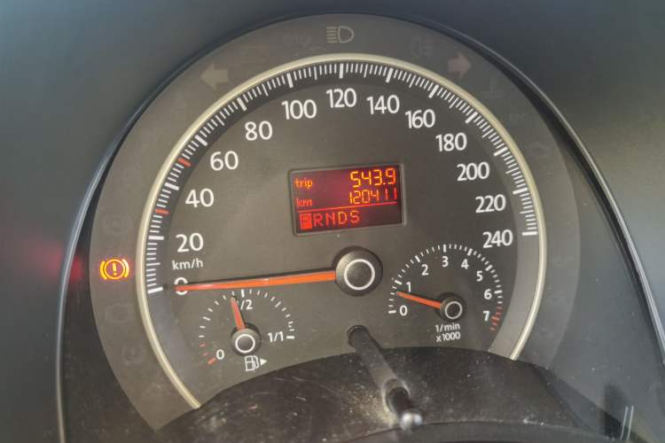 Used Volkswagen Beetle 2010 1.8T BlackOrange Luxury Edition Odometer Close Up