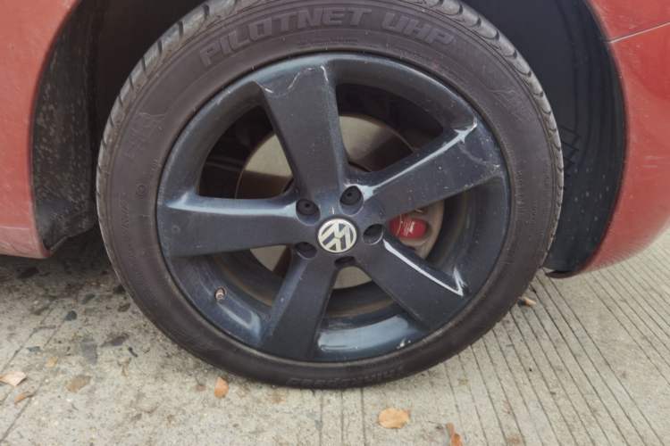 Used Volkswagen Beetle 2010 1.8T BlackOrange Luxury Edition Right Front Wheel Hub