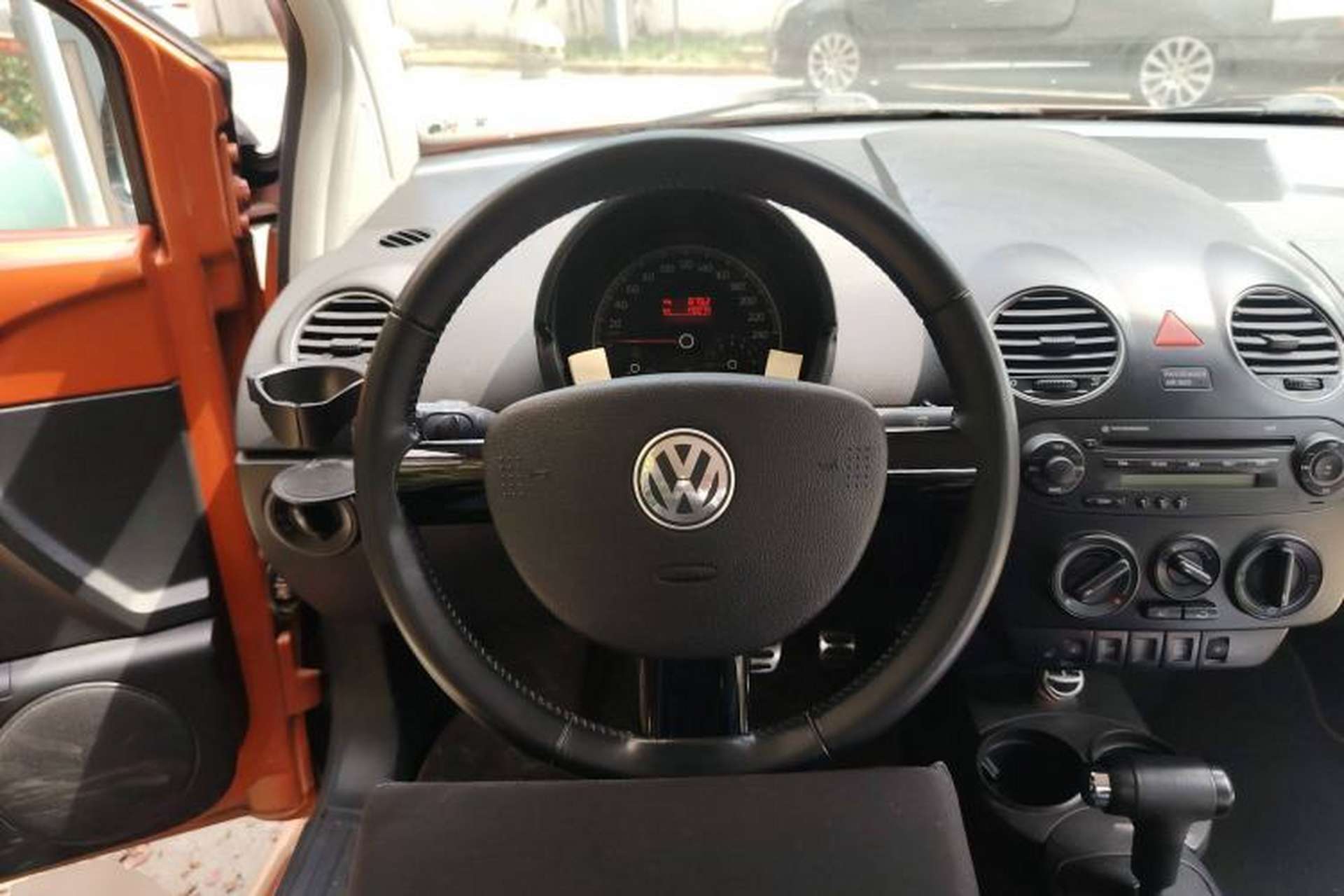 Used Volkswagen Beetle 2010 1.8T BlackOrange Luxury Edition Steering Wheel